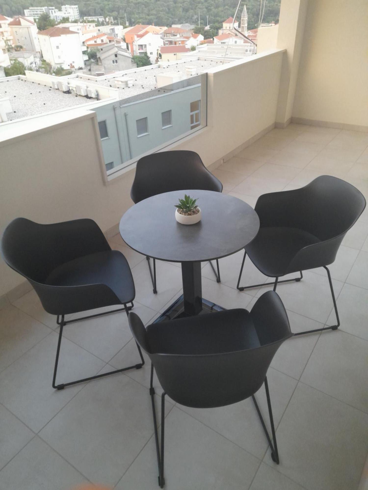 Kate Apartma
